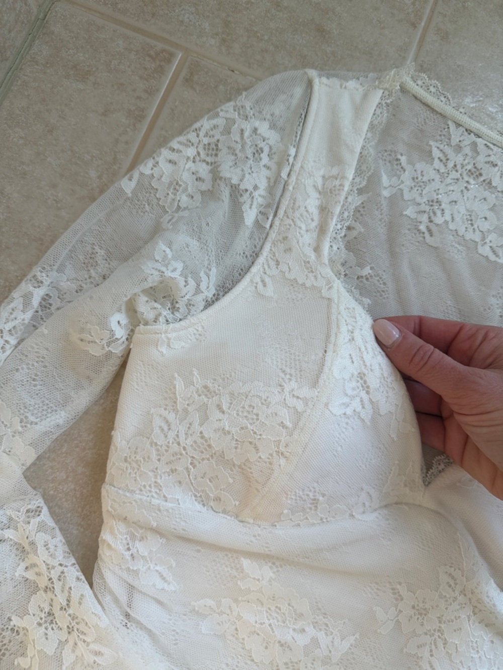A&F Zoe Bra Free Long-sleeve lace top - Picture 3 of 5